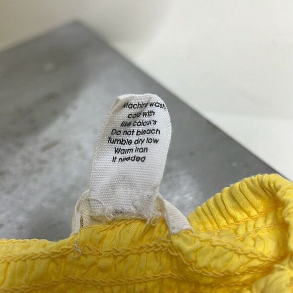 Japna Womens Yellow Flower Perforations Smocked back V-Neck Sleeveless Top Large - Picture 8 of 9